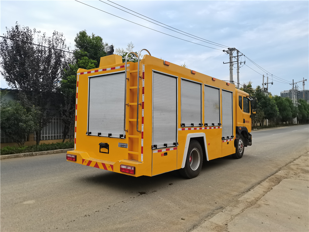 東風(fēng)D9大流量排水搶險車圖片4