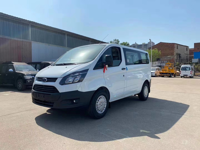 福特新全順殯葬服務(wù)車(柴油短軸)