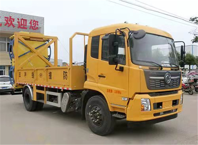 東風天錦防撞緩沖車